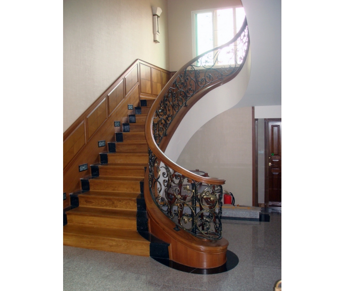 Cầu thang sắt nghệ thuật Vinhome MDSV1